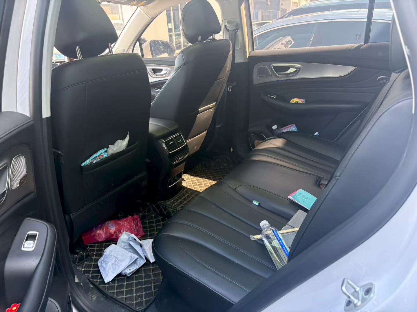 Roewe eRX5 1.5 Smart Cabin Flagship Edition 4
