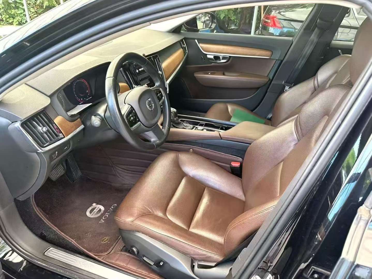 Volvo S90 2020 2.0T Dynamic 8