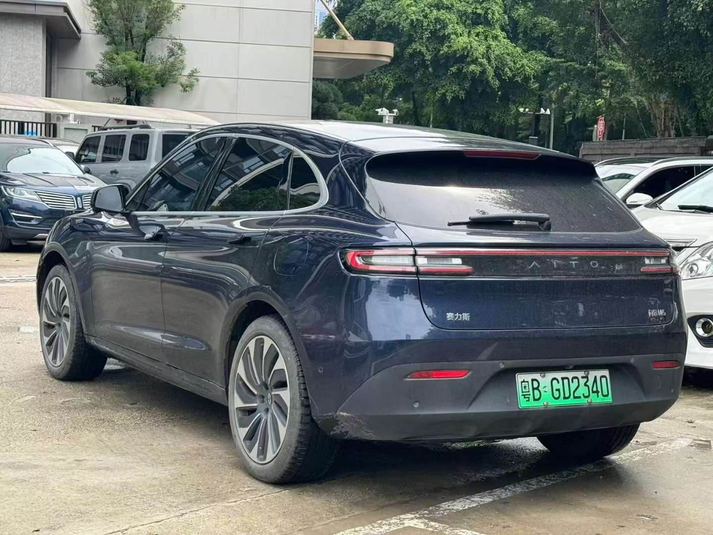 AITO M5 Range-extended Electric RWD Standard Edition 4