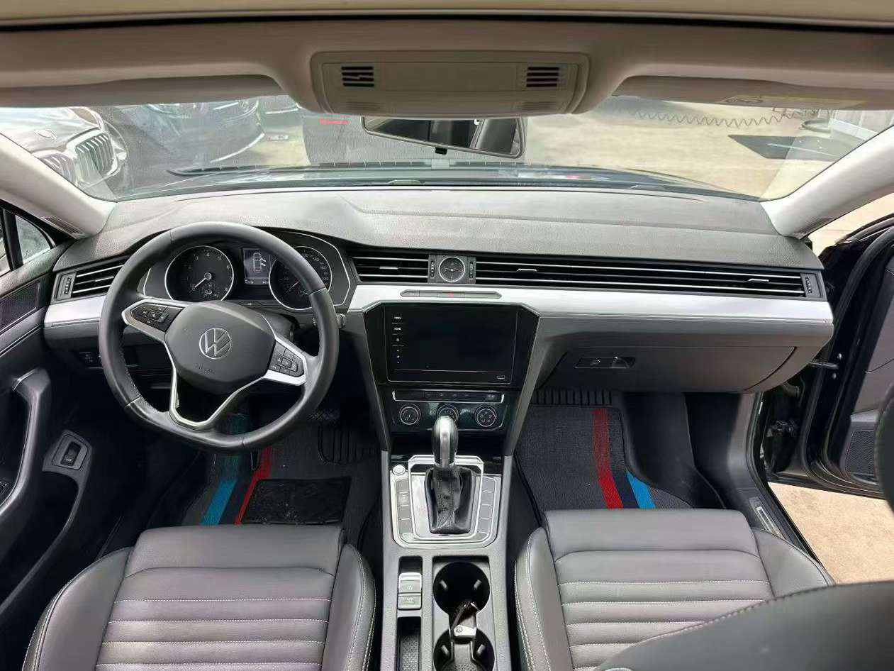 Volkswagen Magotan 1.4T Panoramic Sunroof 8
