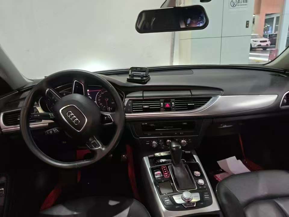 Audi A6L 30th Anniversary TFSI Progressive 1.8T 5