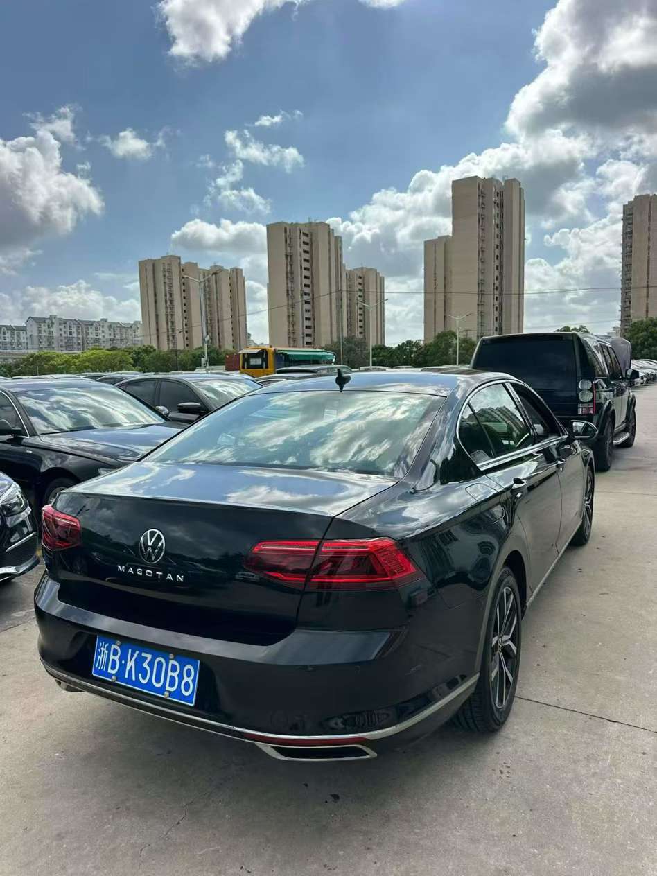 Volkswagen Magotan 1.4T Panoramic Sunroof 4