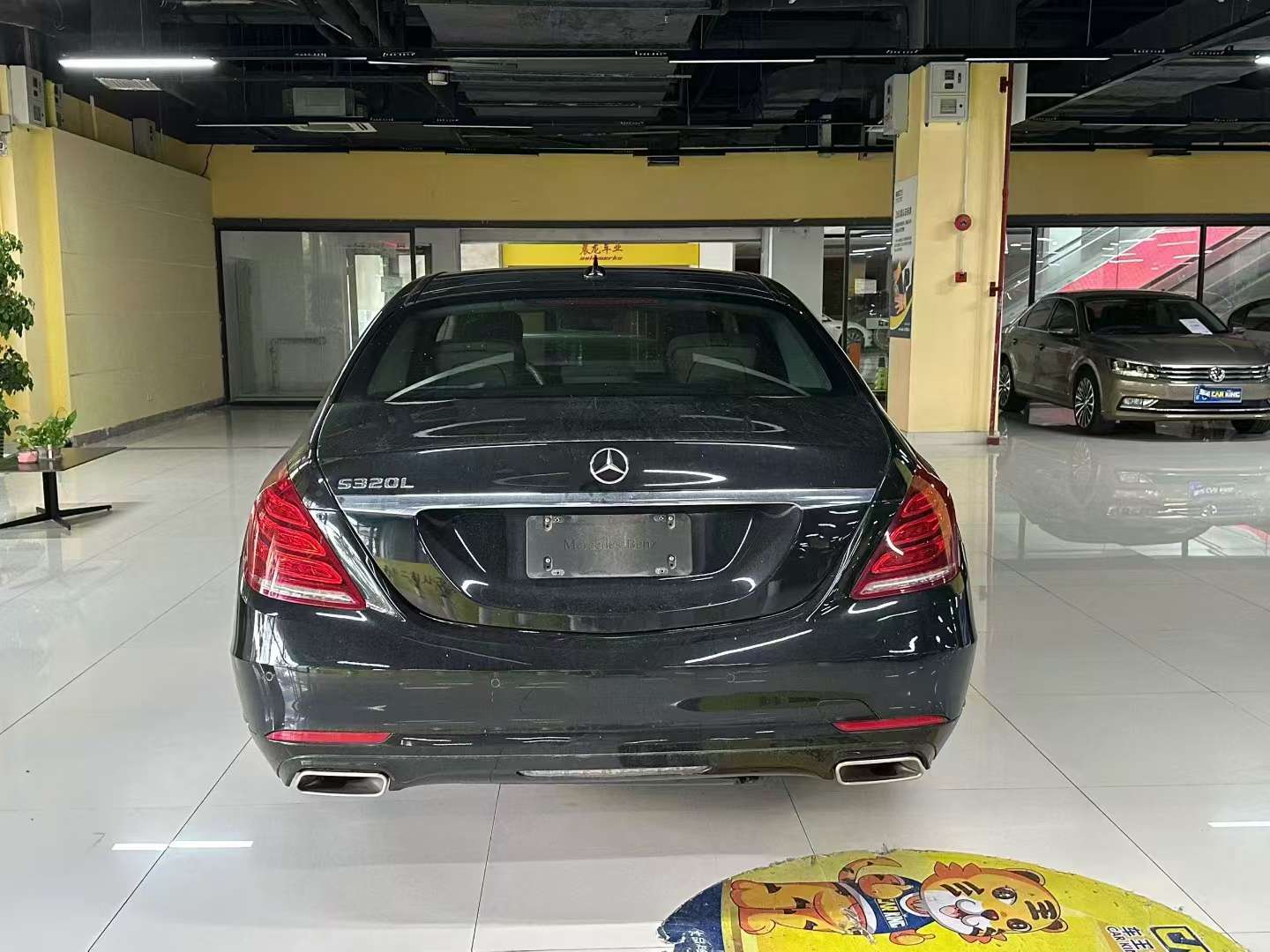 Mercedes-Benz S-Class S320 8