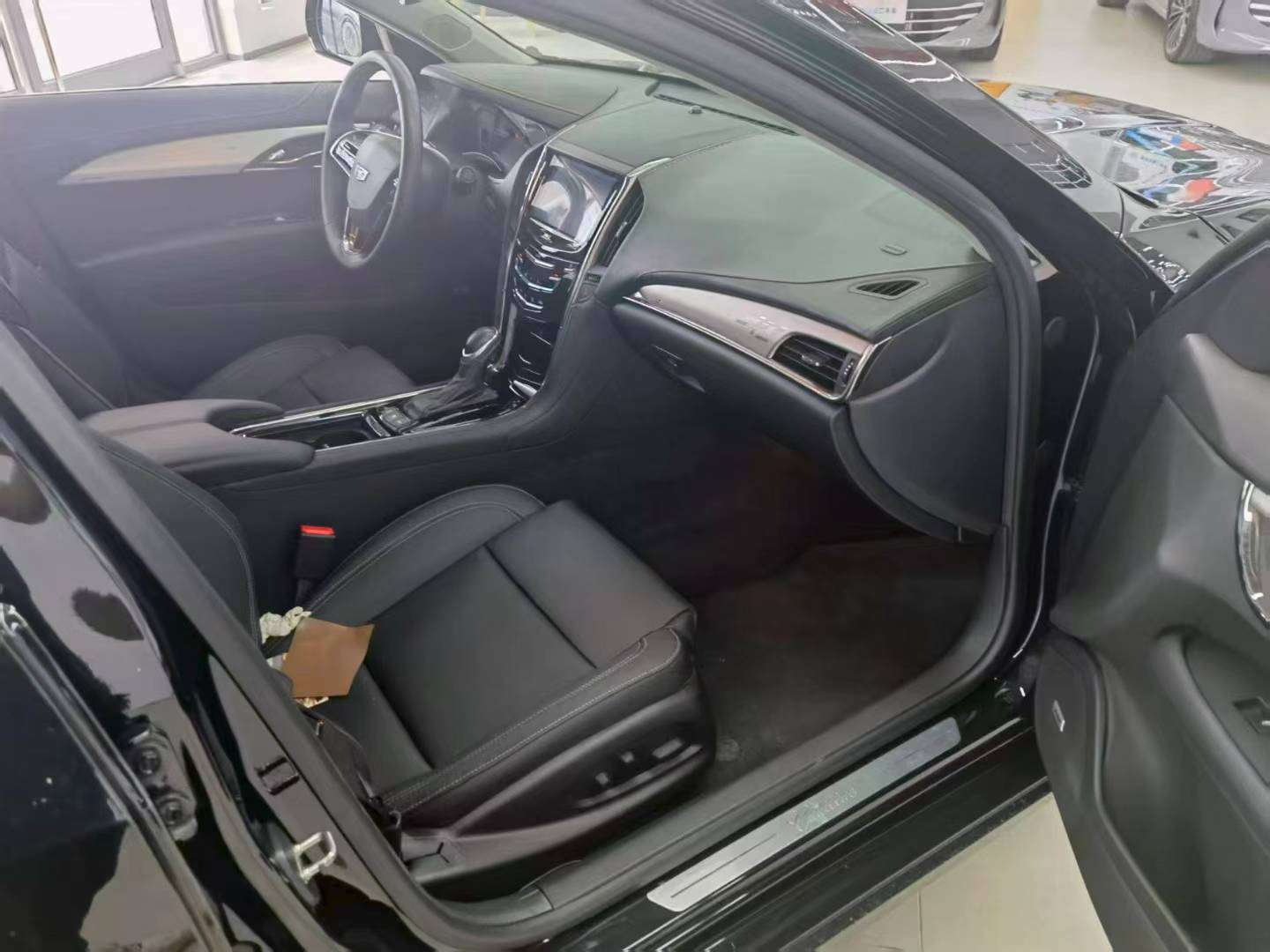 Cadillac ATS 2.0T Standard Edition 8