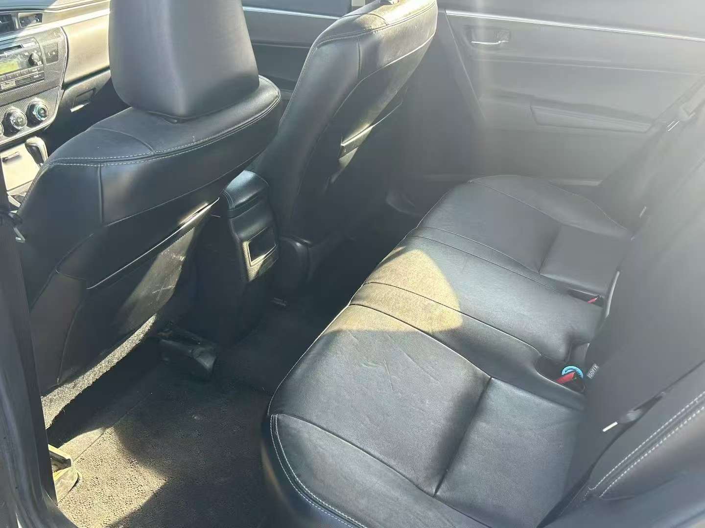 Toyota Corolla 2015 1.6L Automatic Sunroof Leather Edition 8