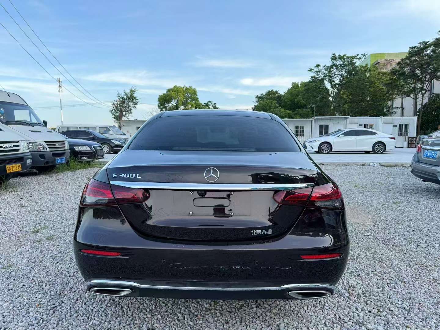 Mercedes-Benz E-Class E300L Premium 5