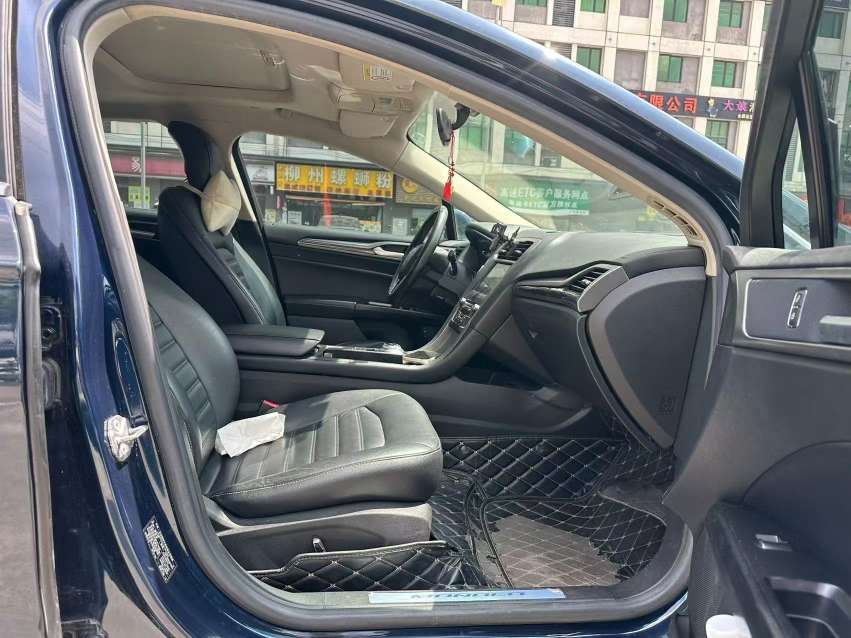 Ford Mondeo 2.0L ZhiShang Plug-in Hybrid 6