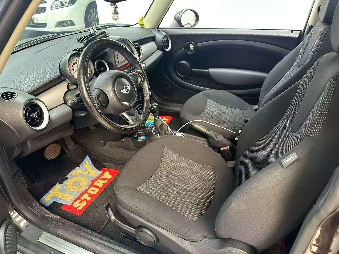 BMW MINI 2011 Extended Edition 3