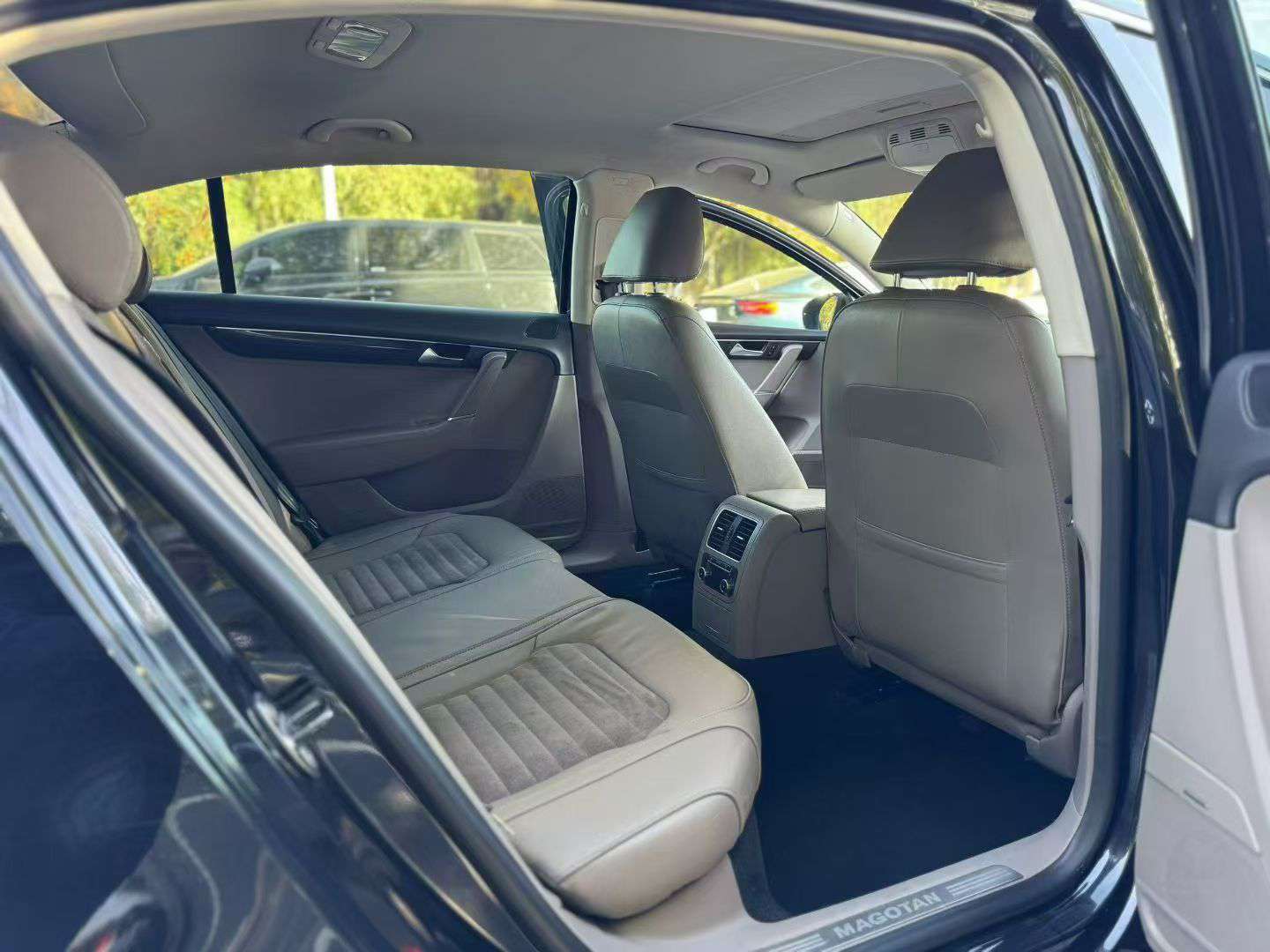 Volkswagen Magotan 2012 2.0T High Trim 5