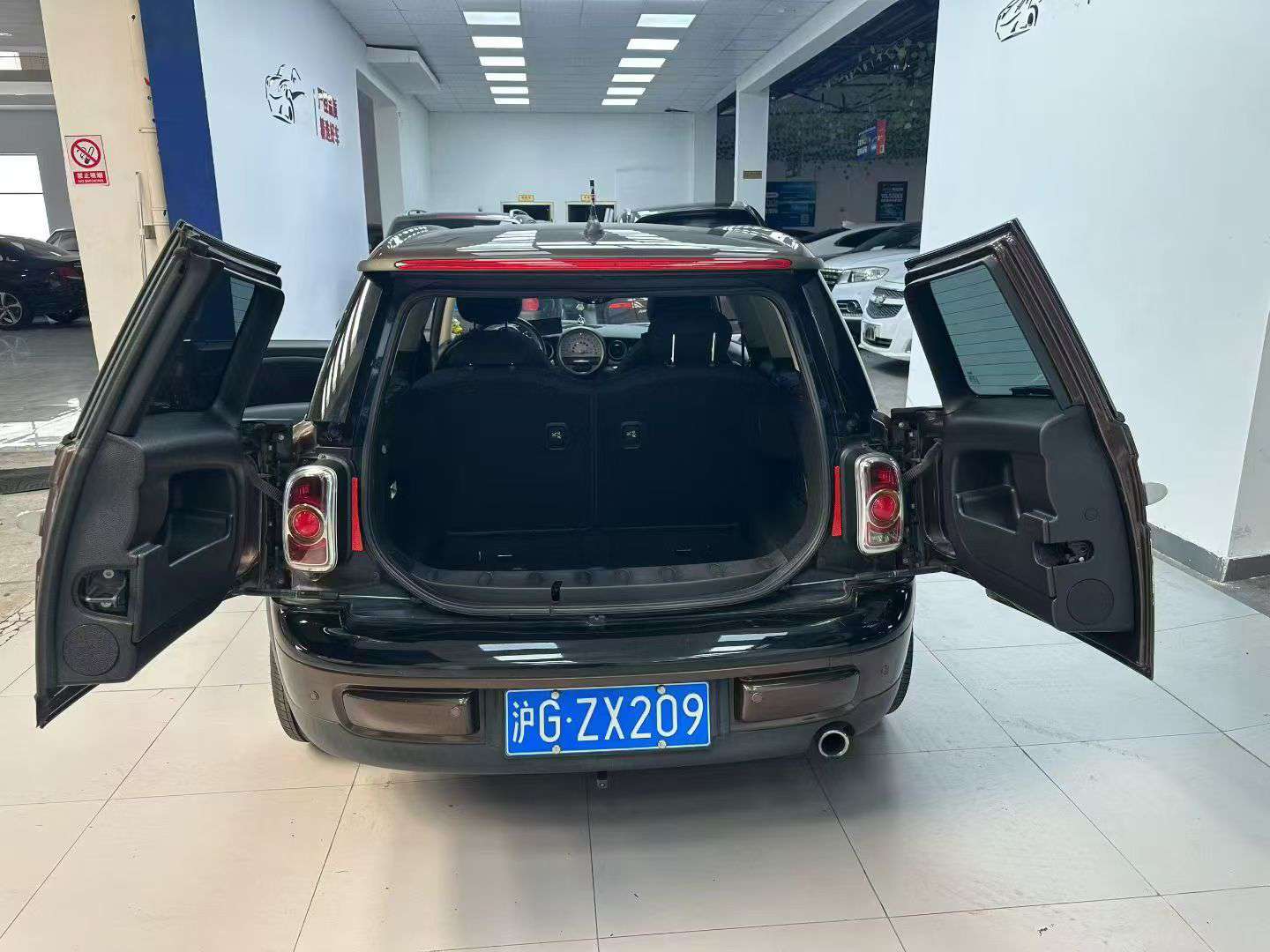 BMW MINI 2011 Extended Edition 6