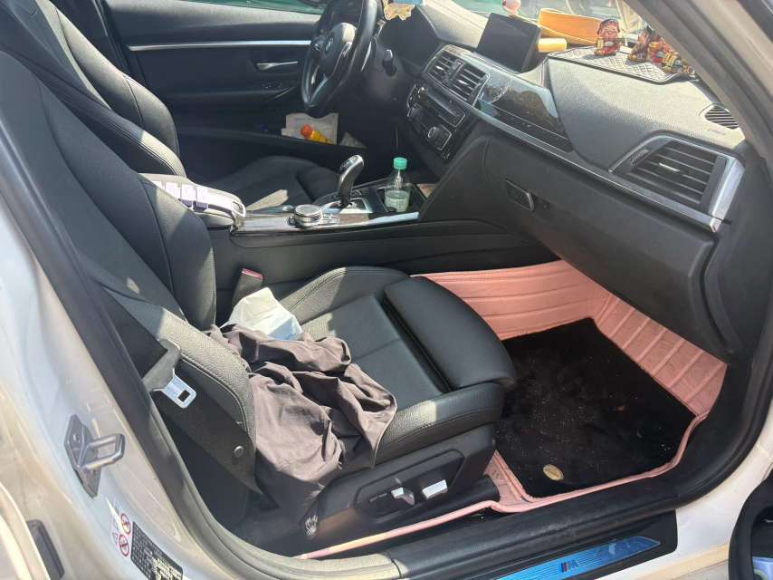 BMW 3 Series 320Li M Sport Shadow Edition 6