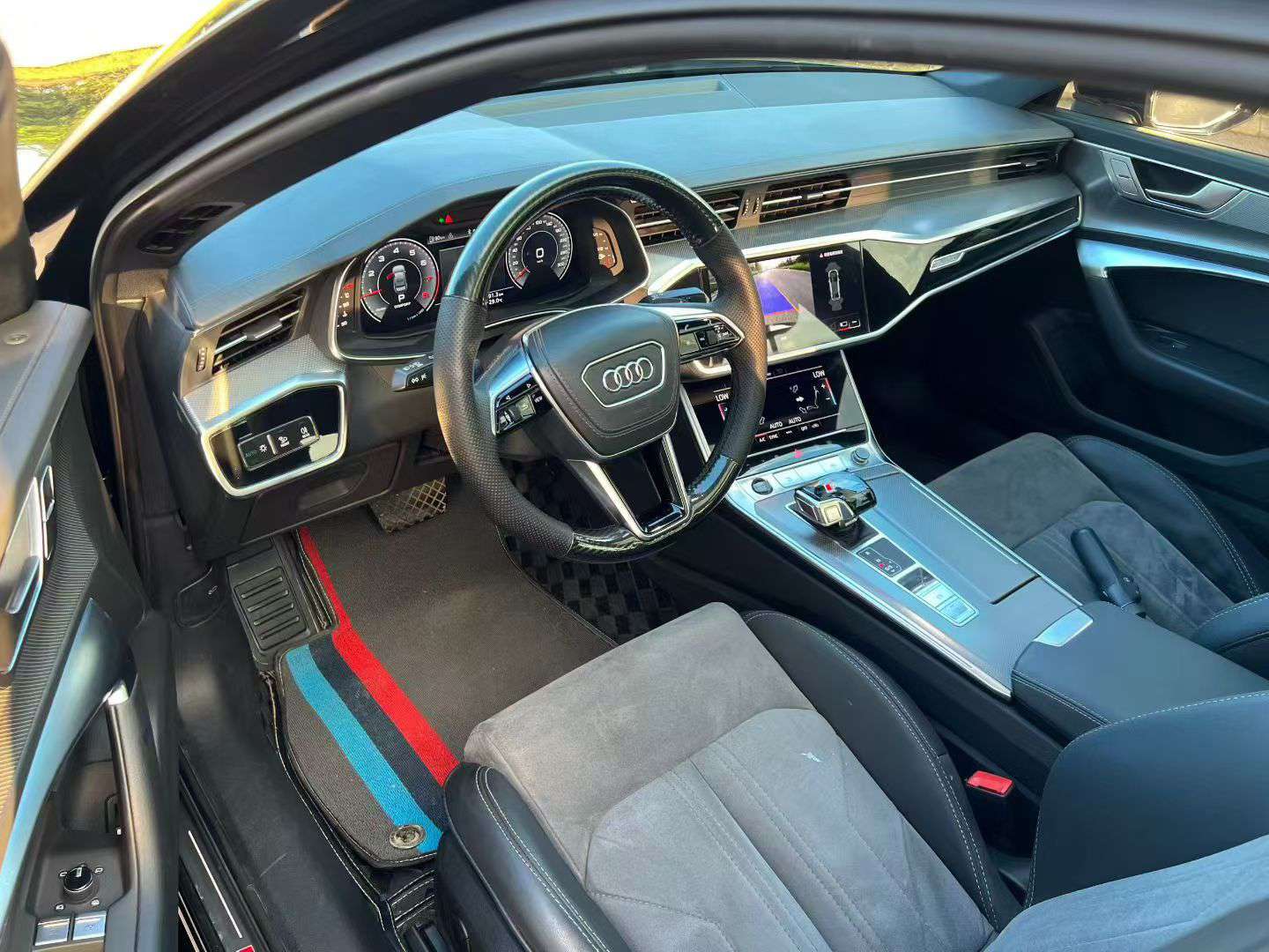 Audi A6L 2.0T Automatic Dual Sunroofs 3