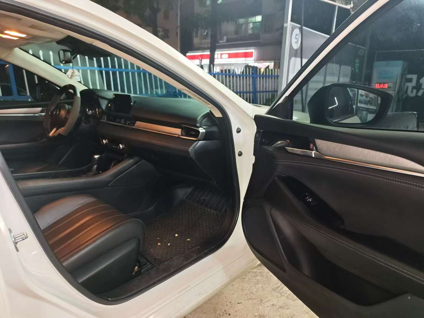 Mazda Atenza 2.0L Skyactiv Luxury 6