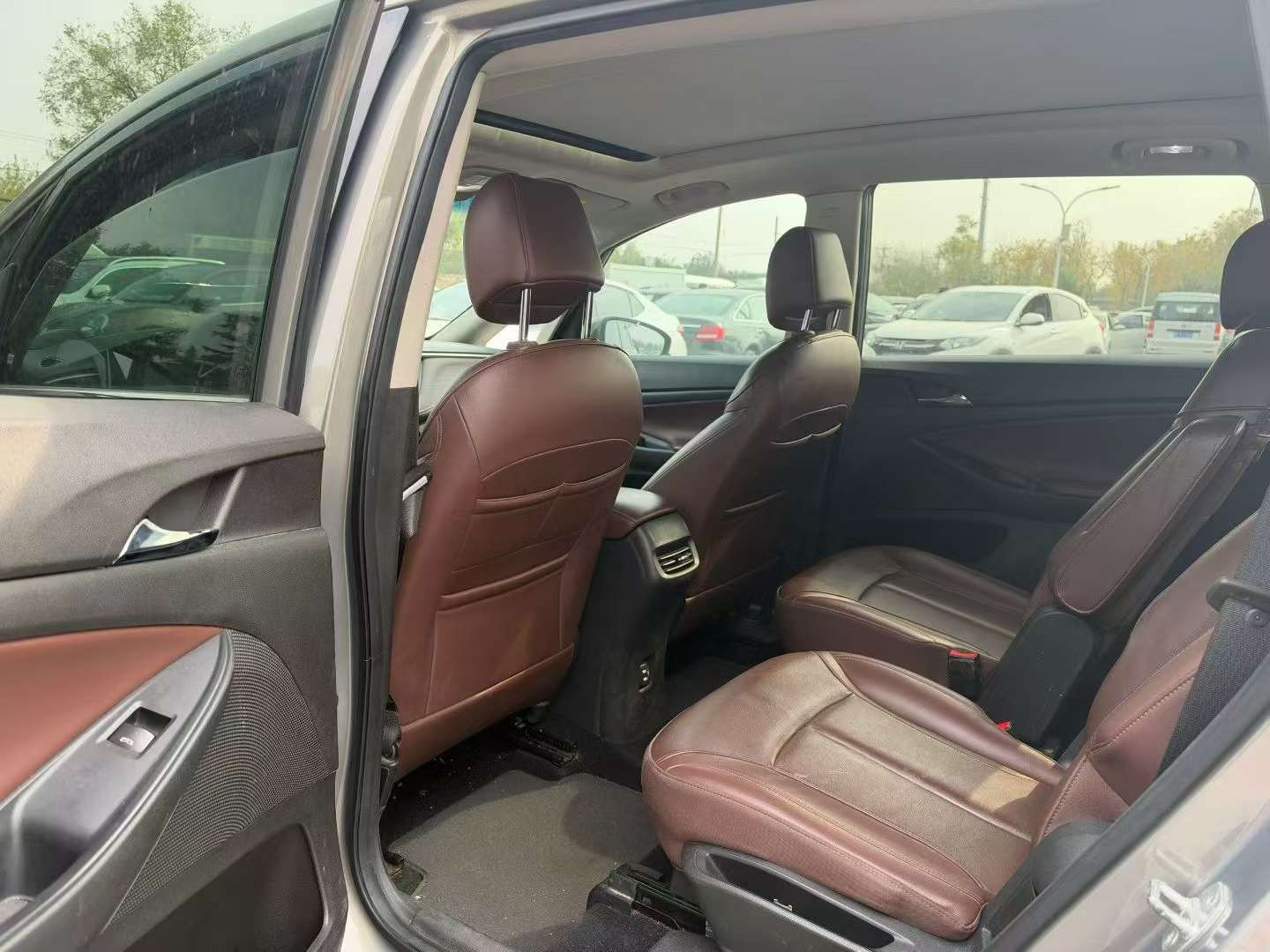 Buick GL6 1.3T Automatic Sunroof High Trim 3