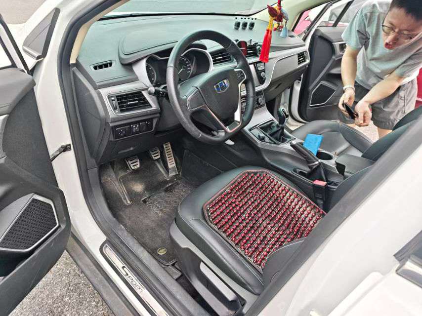Geely Emgrand GS 1.8 Manual 3
