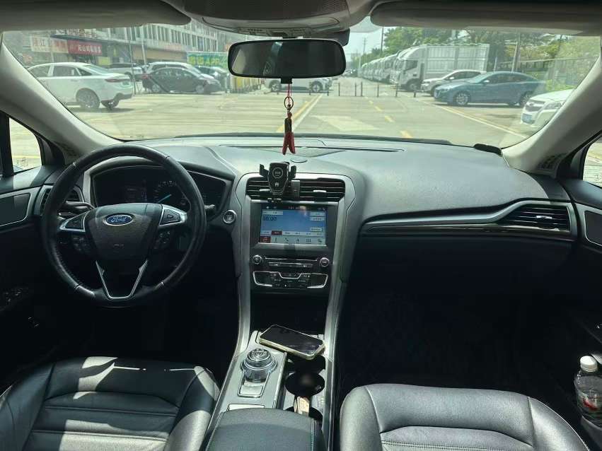 Ford Mondeo 2.0L ZhiShang Plug-in Hybrid 5