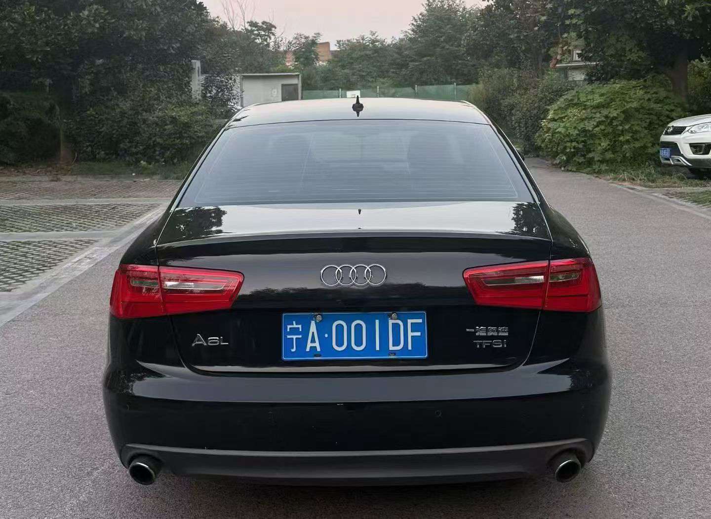 Audi A6 2.0T Automatic with Sunroof 7