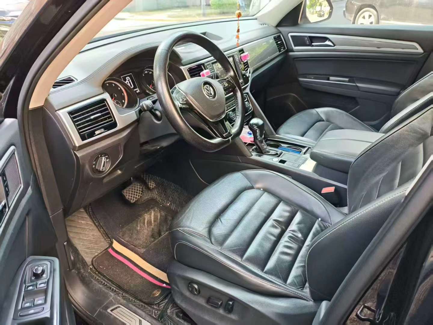 Volkswagen Teramont 330 2WD 7-Seater Luxury 2