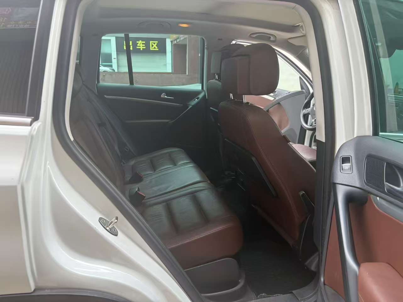Volkswagen Tiguan 2.0T Automatic Sunroof 4WD Comfort 7