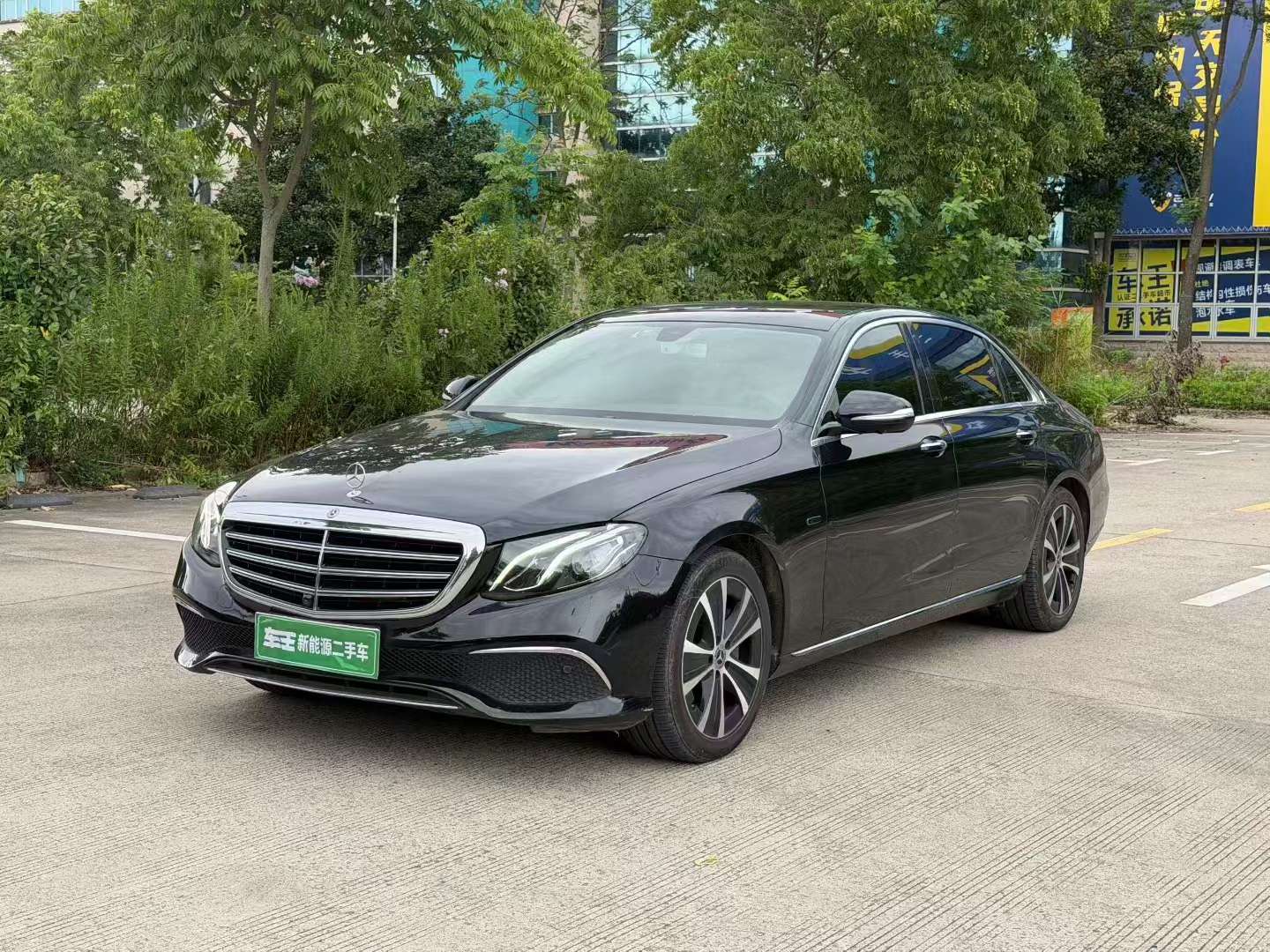 Mercedes-Benz E-Class E300eL Hybrid 2