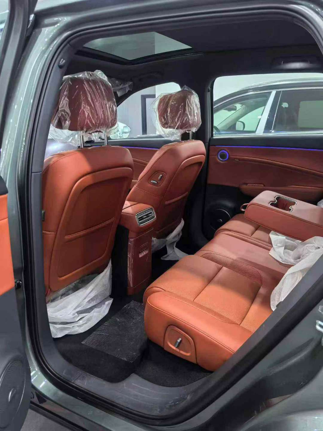 Hongqi HS6 220 AWD Intelligent Hybrid 4