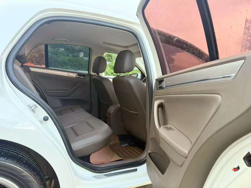 Volkswagen Bora 2014 Facelift 1.6L Manual Sunroof 7