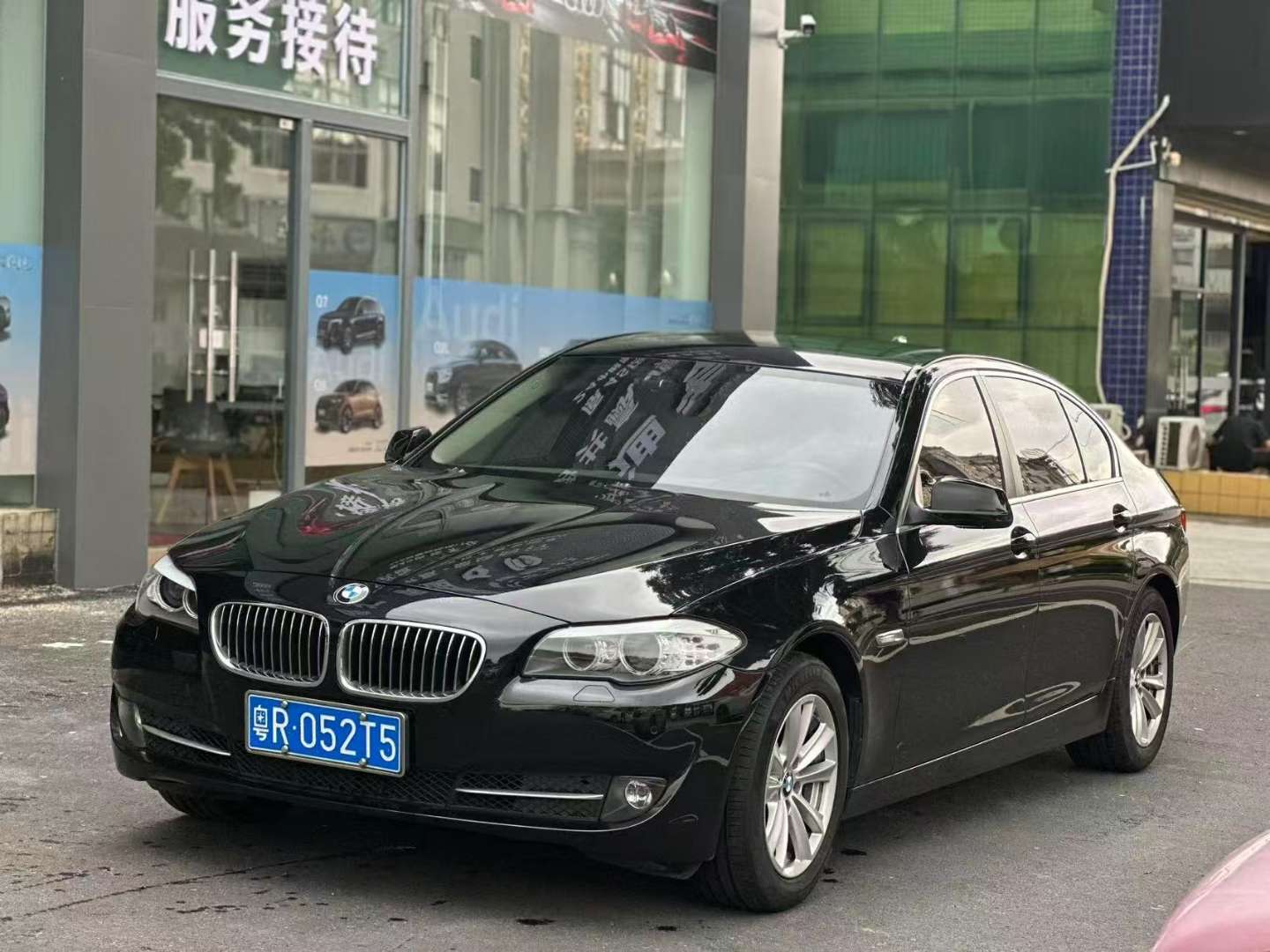 BMW 5 Series 2.5L Luxury Edition