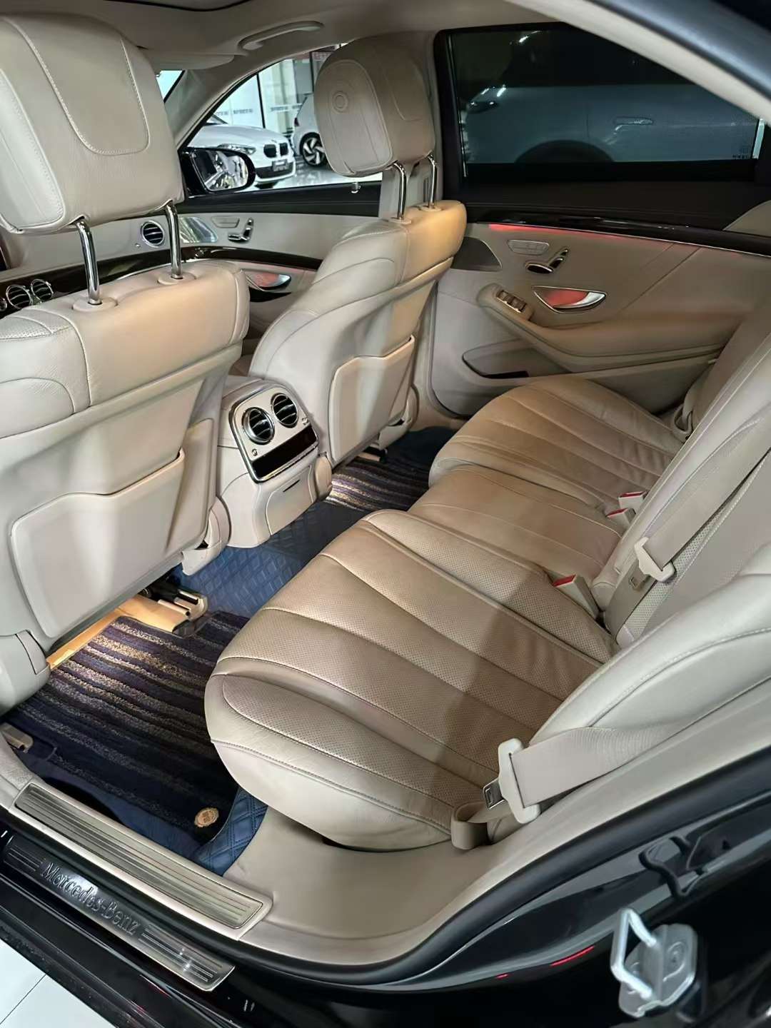 Mercedes-Benz S-Class S320 5