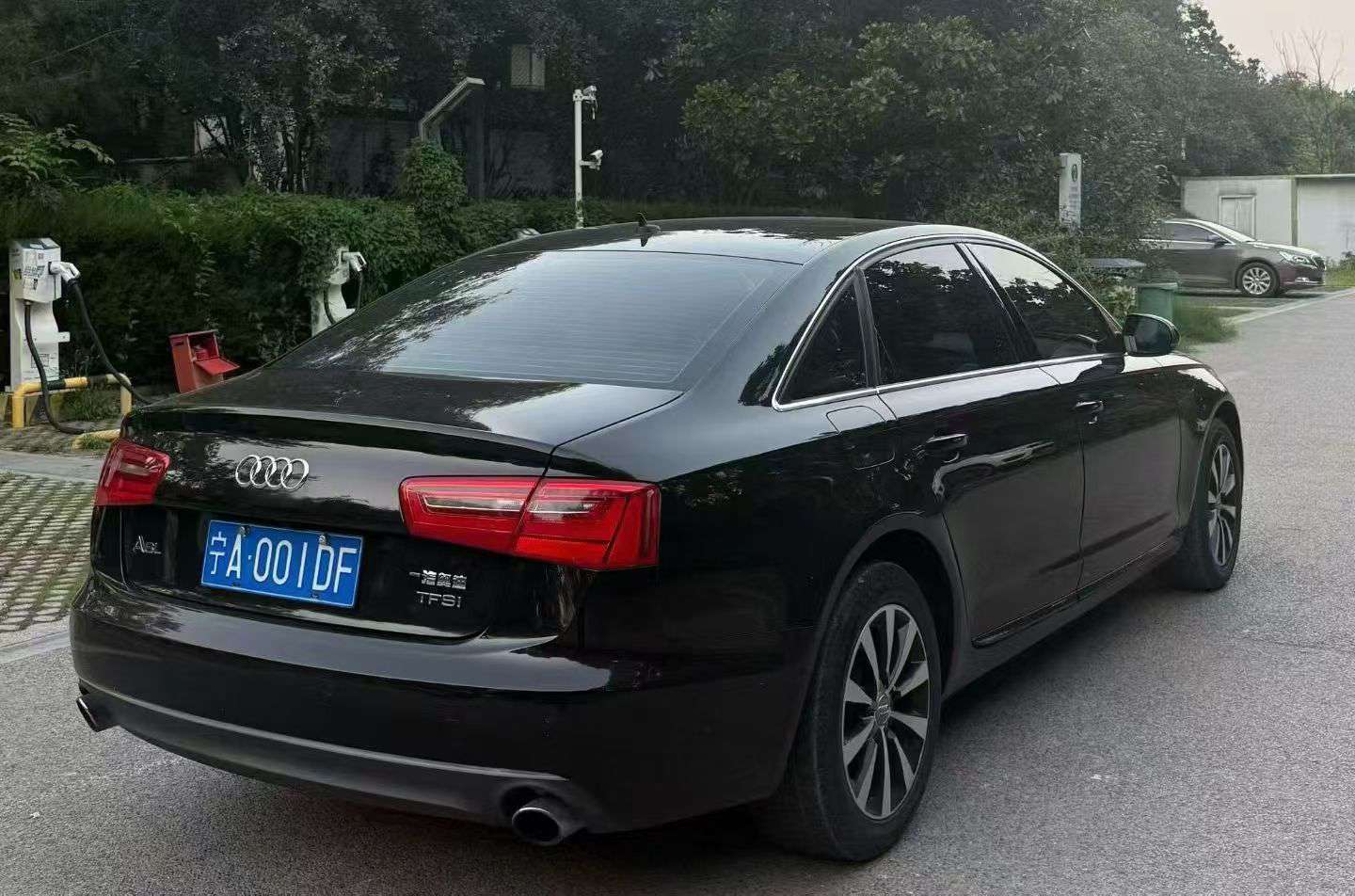 Audi A6 2.0T Automatic with Sunroof 9