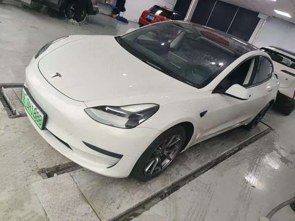 Tesla Model 3 Model 3 Rear-Wheel Drive 2