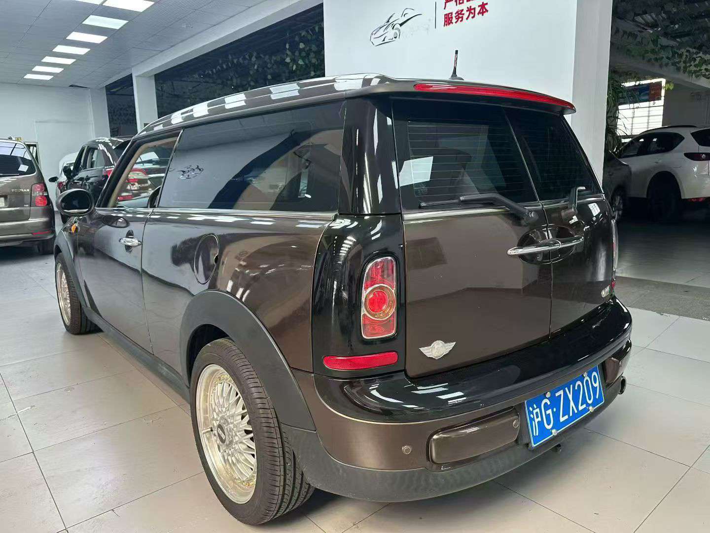 BMW MINI 2011 Extended Edition 5