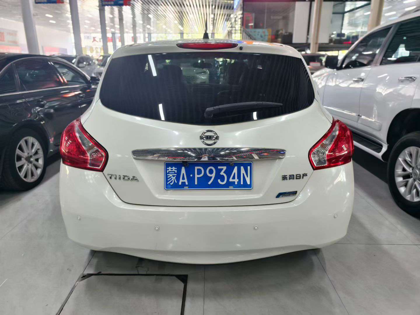 Nissan Tiida 1.6 Automatic 2