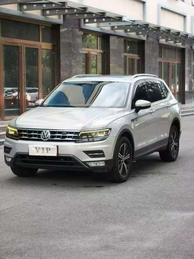 Volkswagen Tiguan L 3