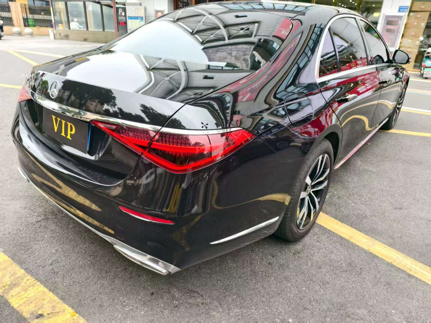 Mercedes-Benz S-Class S400L Business Edition 4