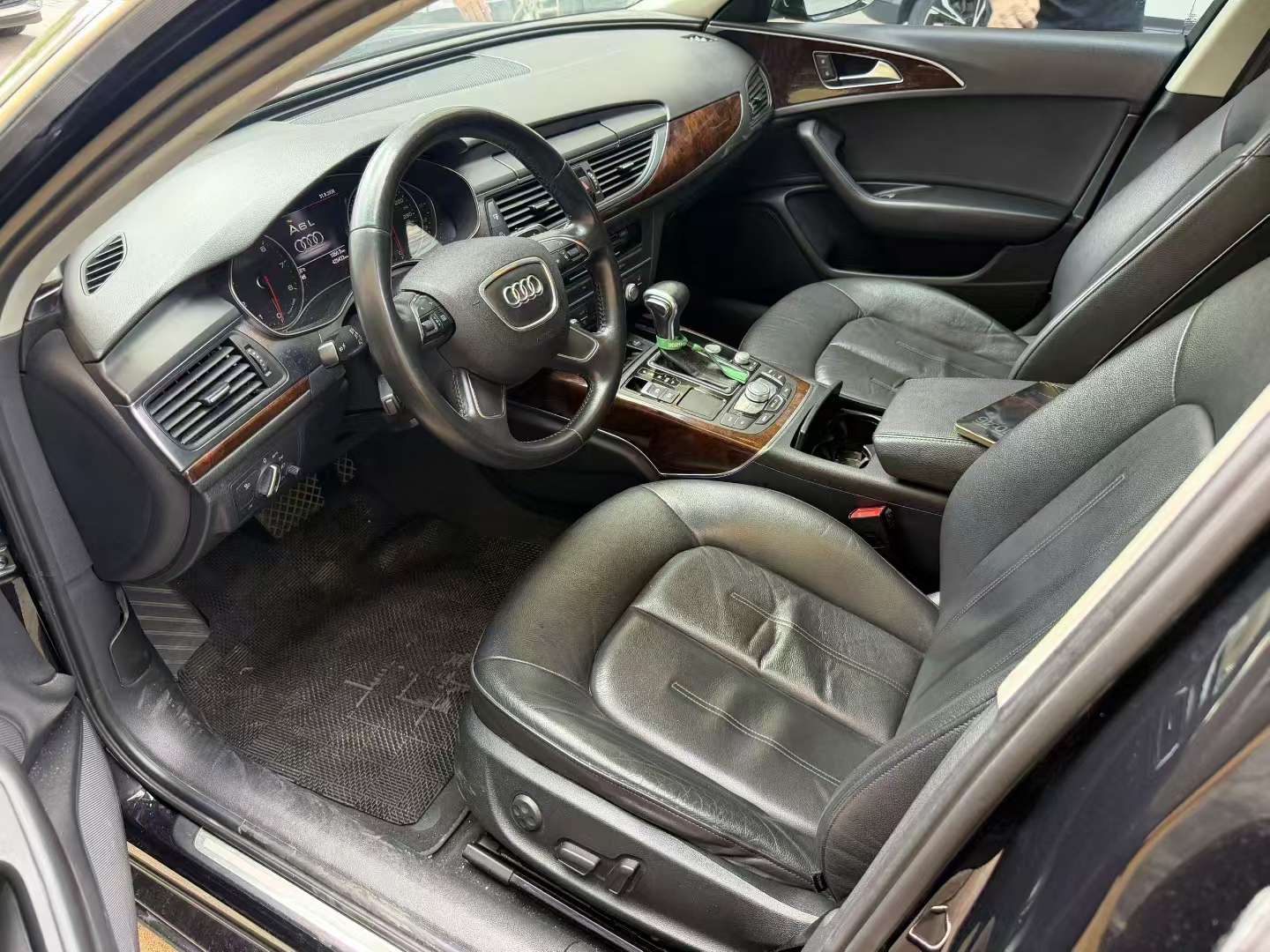 Audi A6L 2.5 Comfort 4