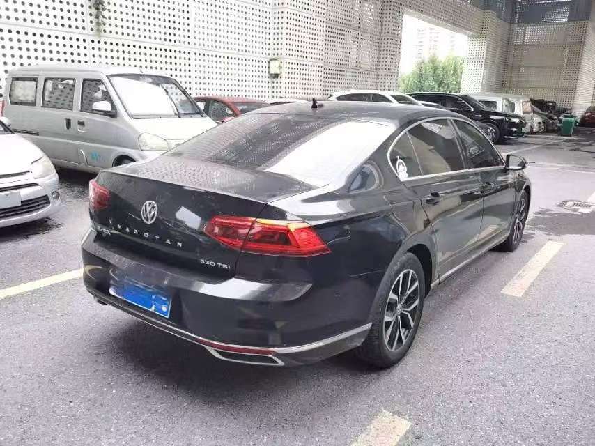 Volkswagen Magotan 2.0T 330TSI Leading 3