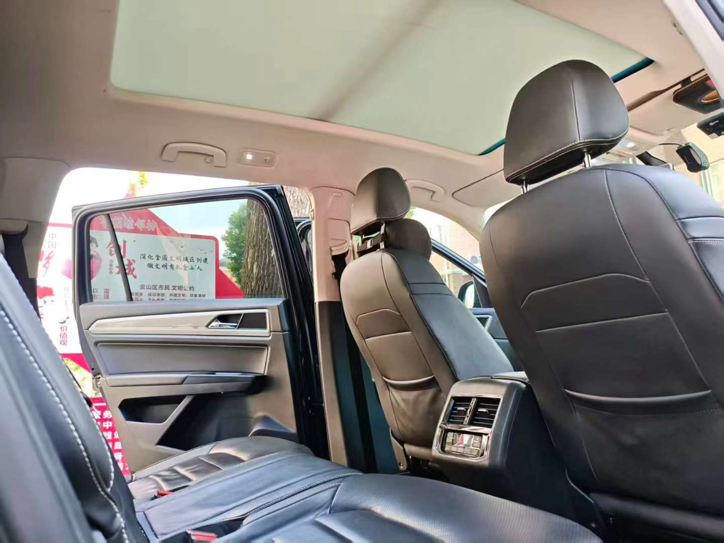 Volkswagen Teramont 330 2WD 7-Seater Luxury 6