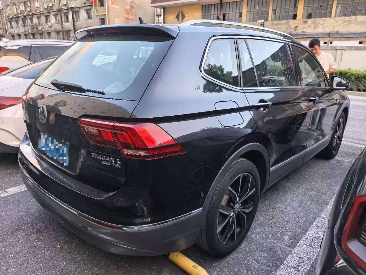 Volkswagen Tiguan L 2.0T 330TSI FWD Luxury 3