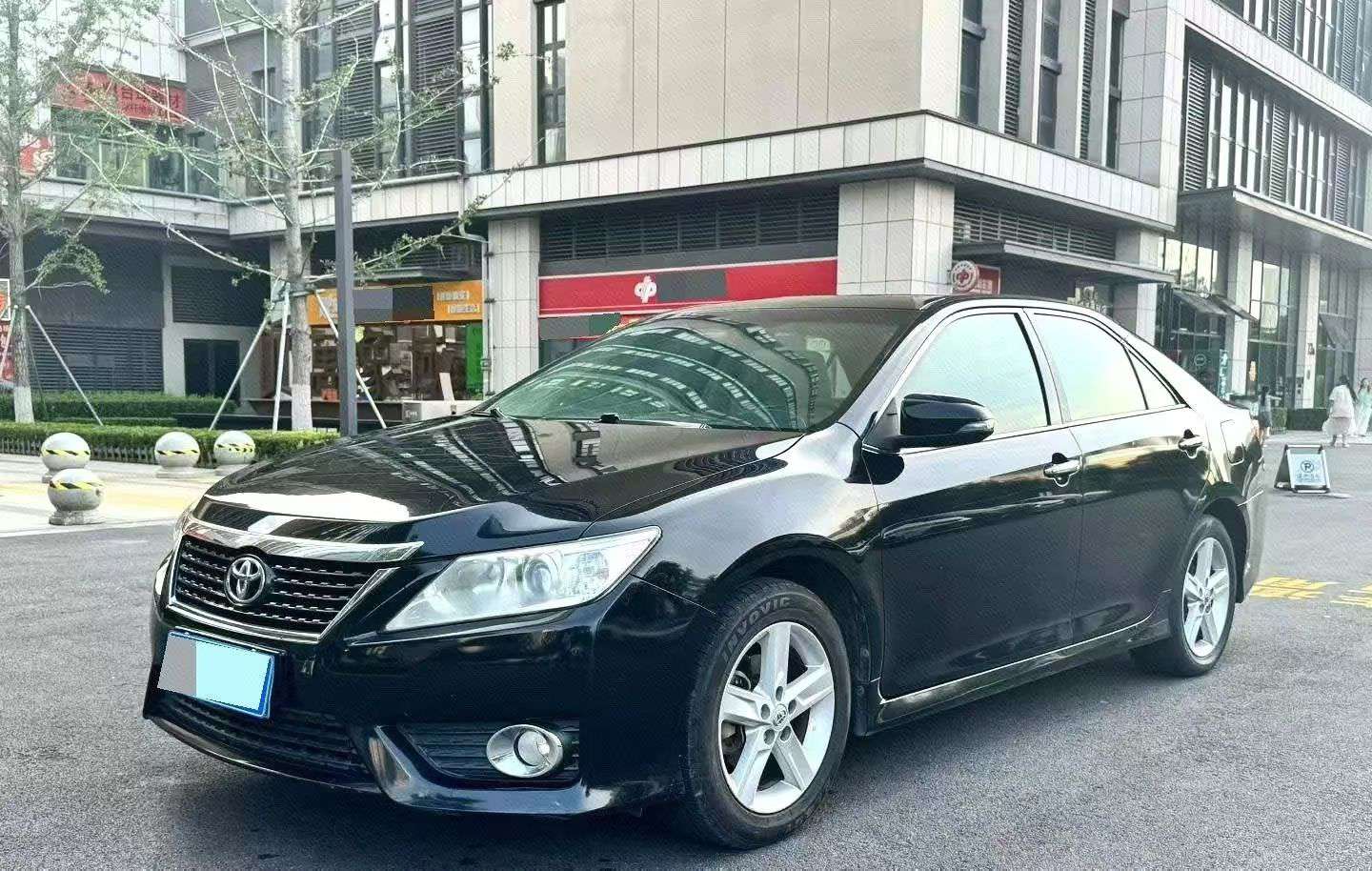 Toyota Camry 2