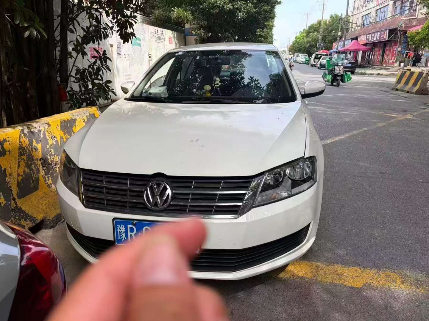 Volkswagen Lavida 1.6L Automatic 2