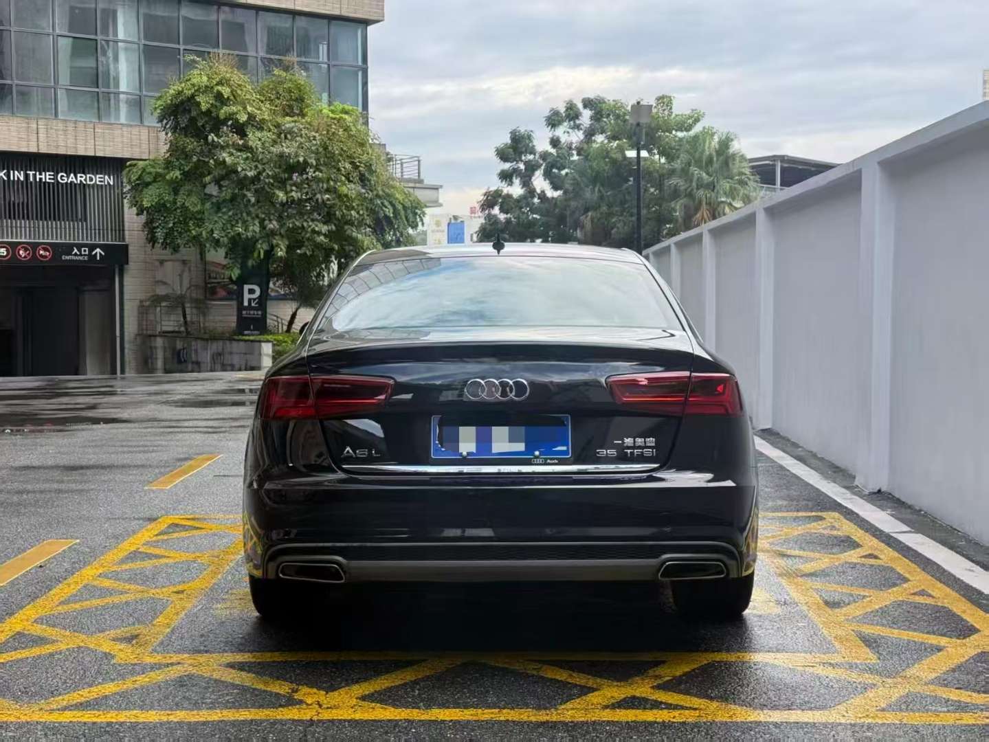 Audi A6L 30th Anniversary Edition 35 Sport 2.0T 6