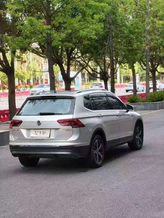 Volkswagen Tiguan L 7