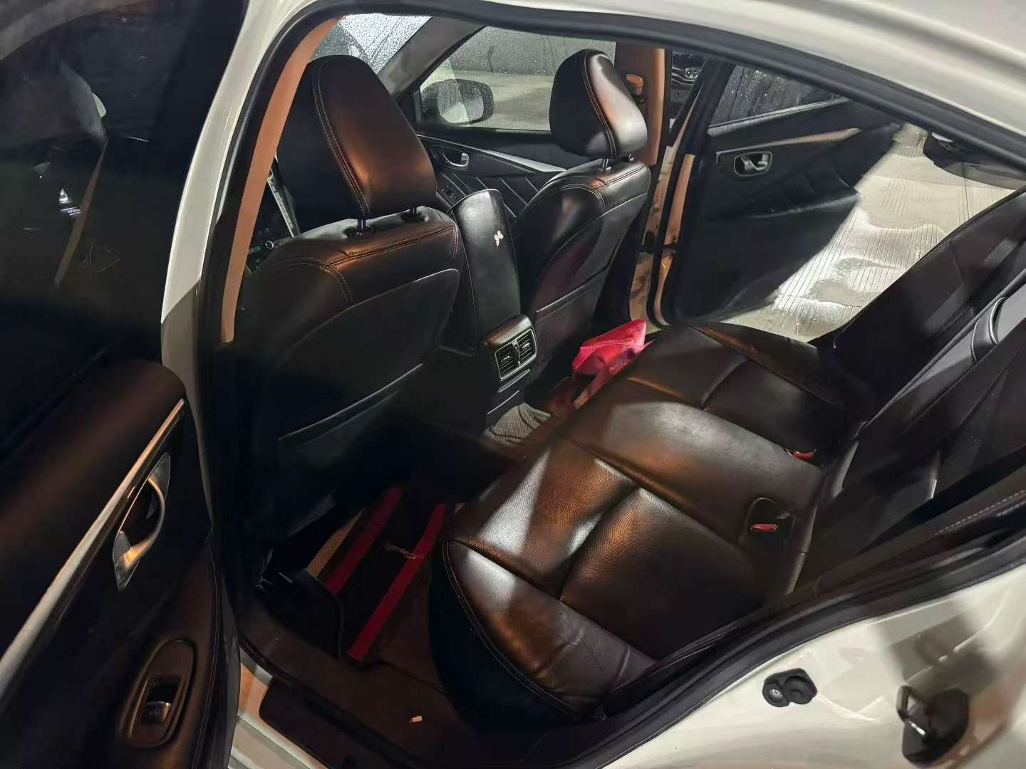 Infiniti Q50L 8