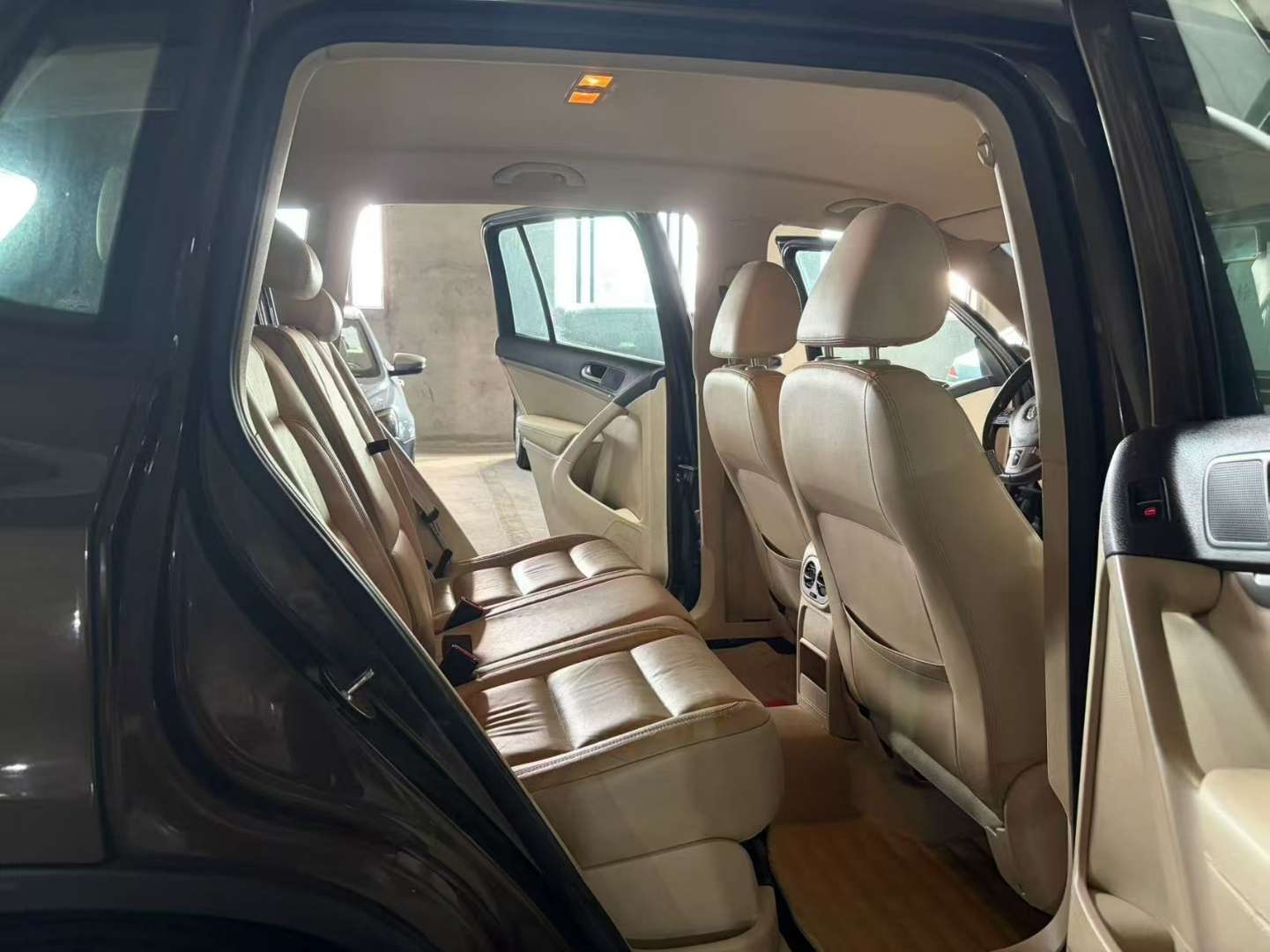 Volkswagen Tiguan 1.8T 4WD Comfort Edition 6