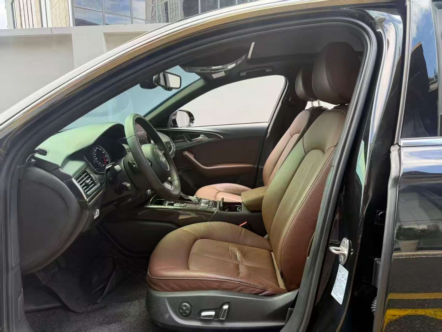 Audi A6L 30th Anniversary Edition 35 Sport 2.0T 7