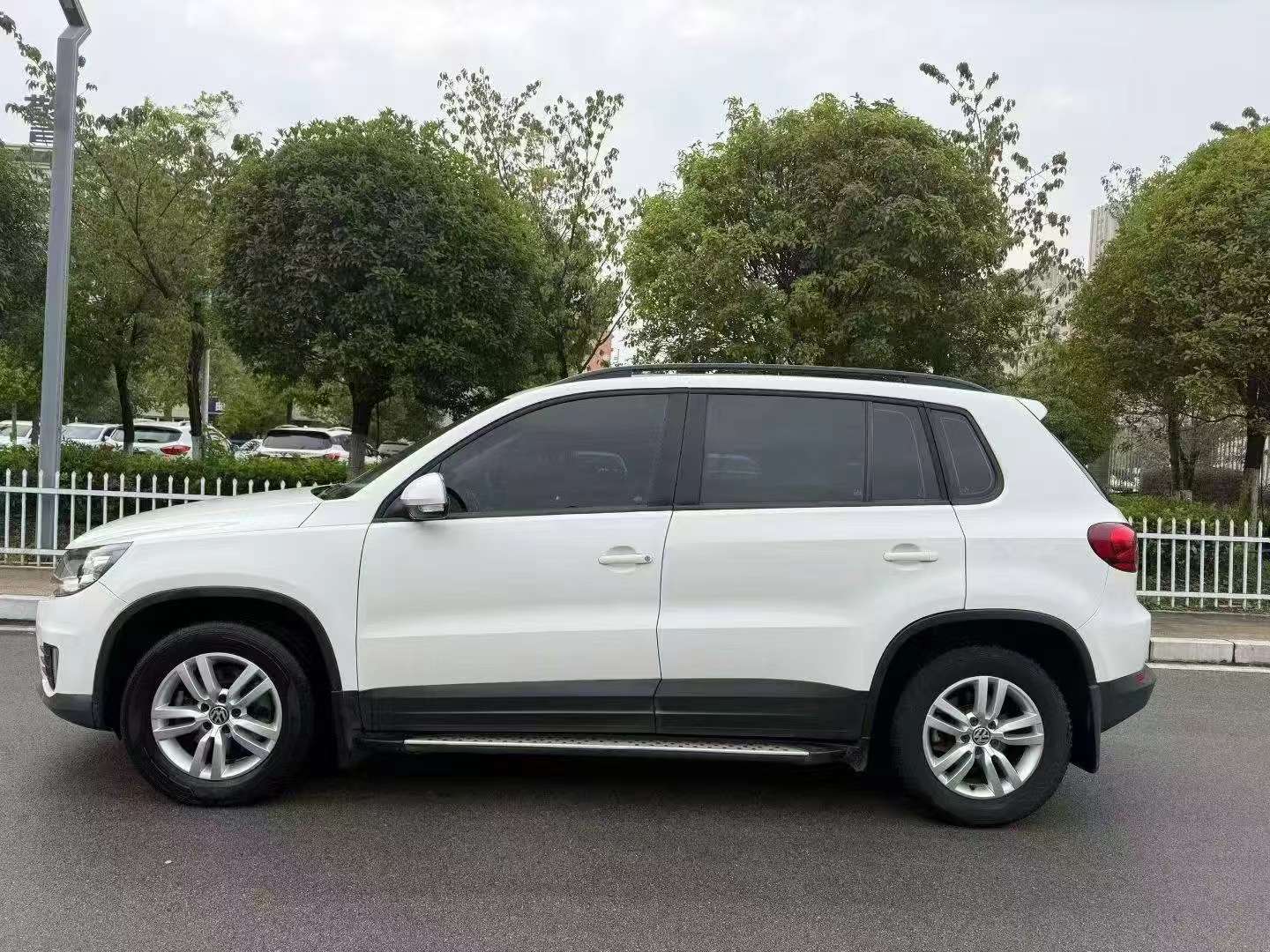Volkswagen Tiguan 1.8T FWD Comfort Edition 3