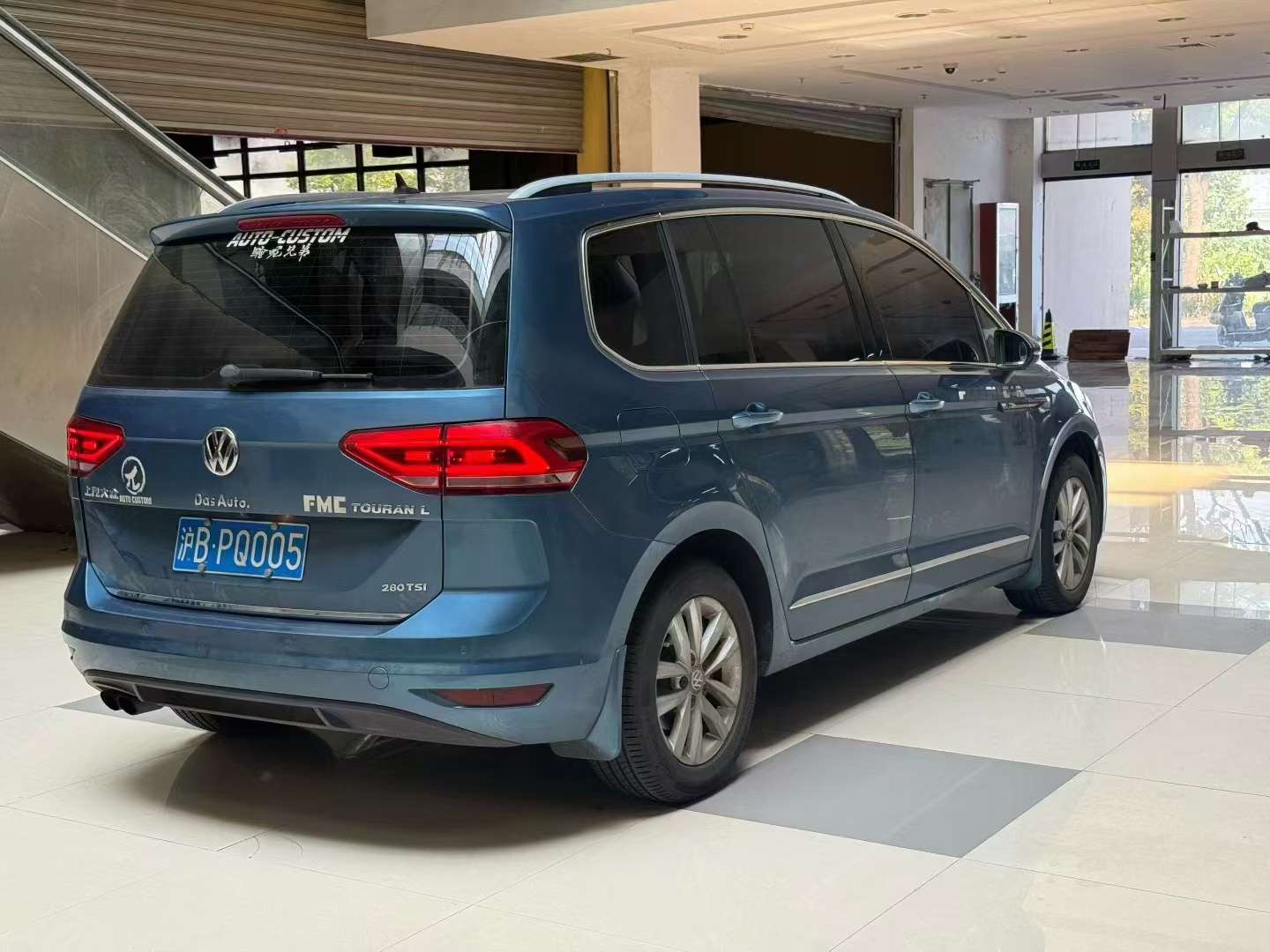 Volkswagen Touran L 4