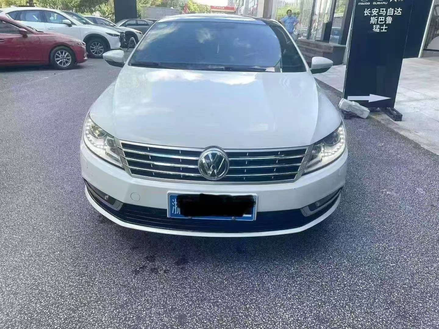 Volkswagen CC 2.0T Luxury Trim 2
