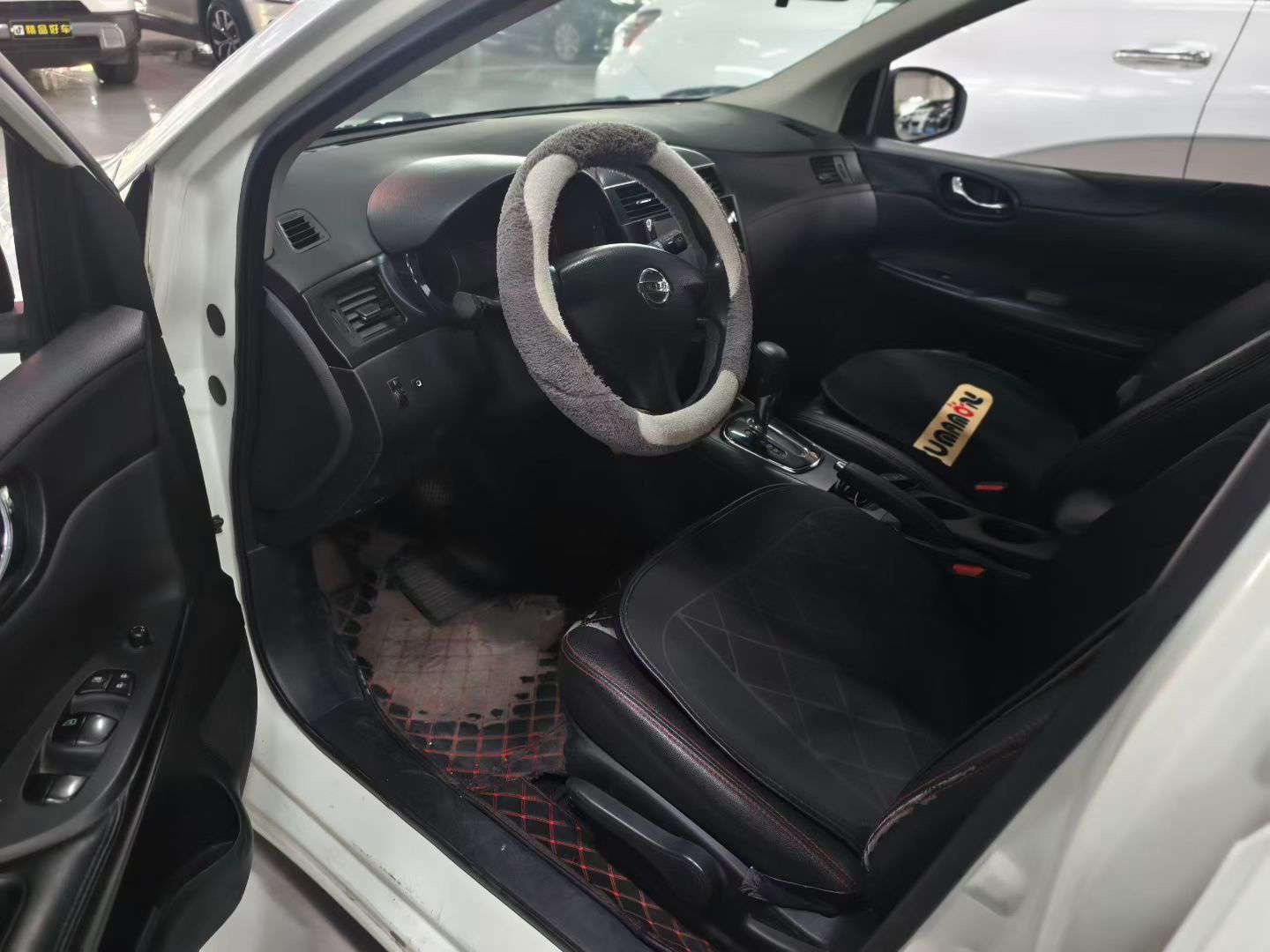 Nissan Tiida 1.6 Automatic 3