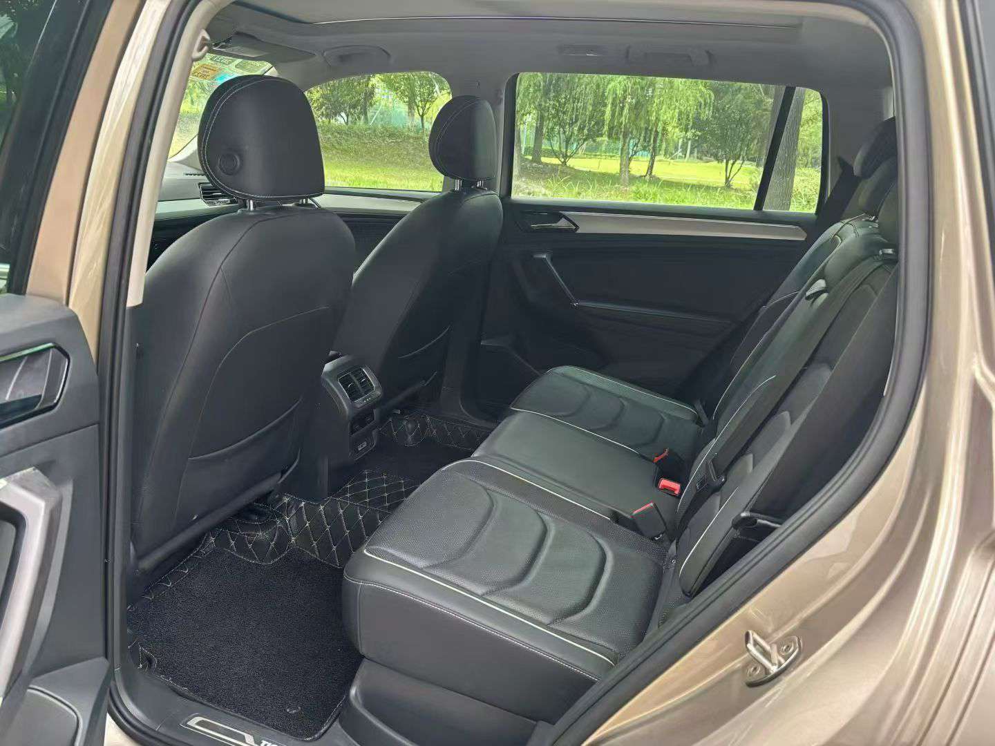 Volkswagen Tiguan L 2017 Automatic AWD Flagship 8